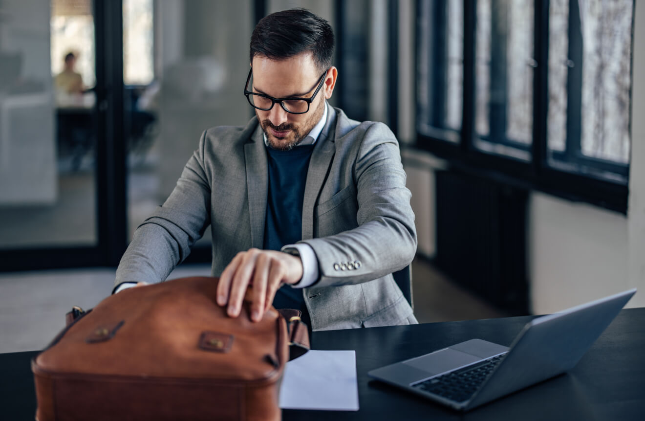 Should You Carry a Backpack or Messenger to the Office?