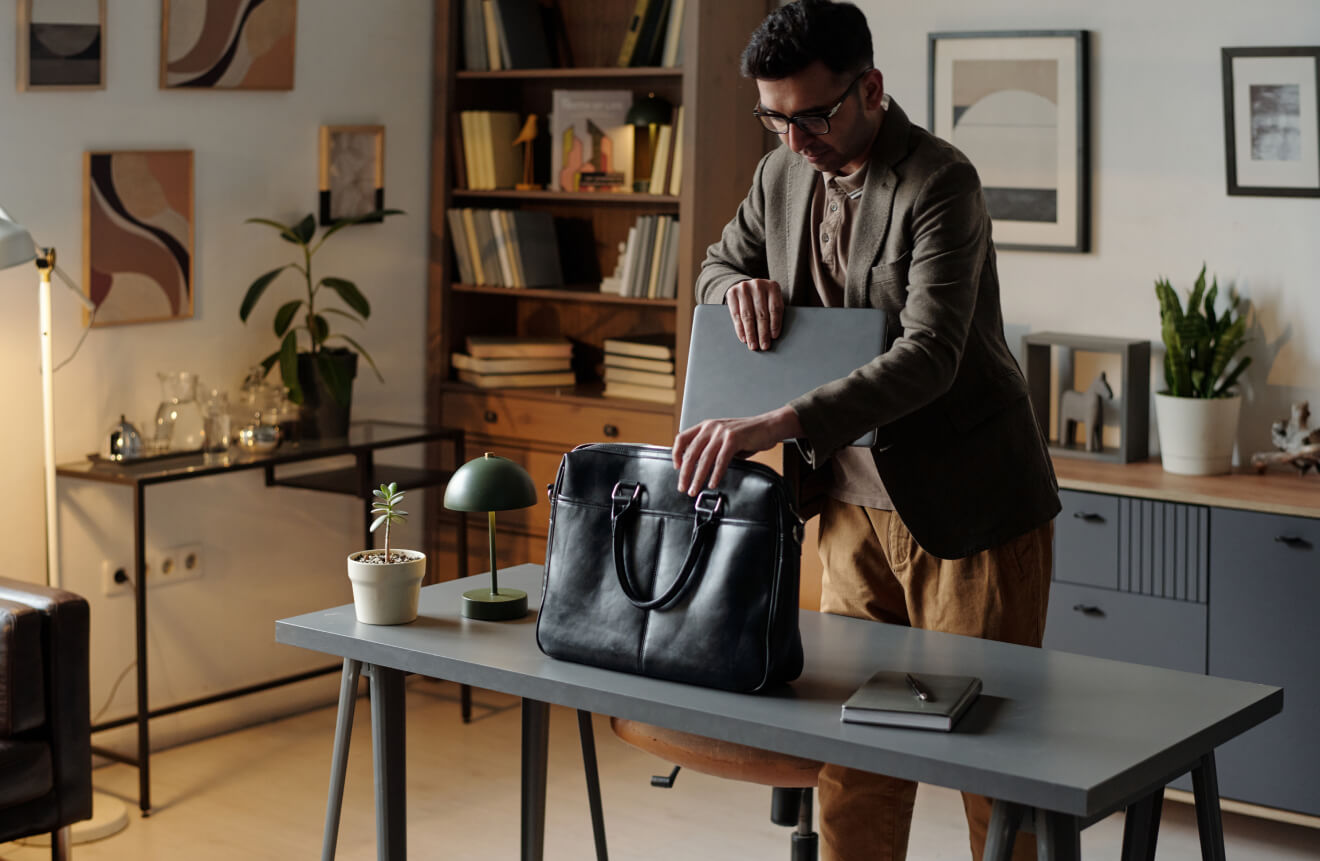 Messenger Bag vs Briefcase: Which Is Better for Work?